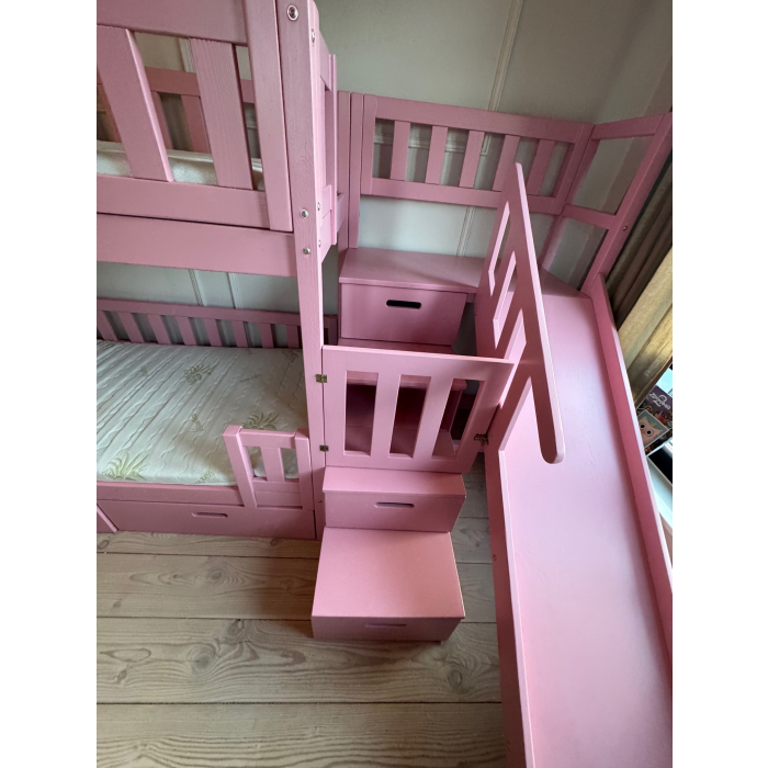 Etagenbett mit integrierter Rutsche